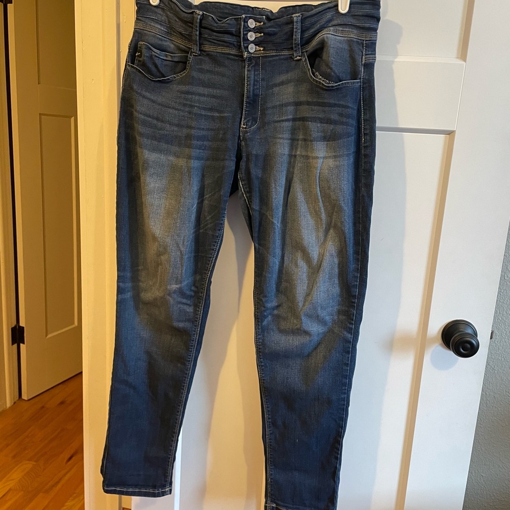 Kancan Dark Wash Jeans with front fade stretch and slim leg high rise 3 buttons